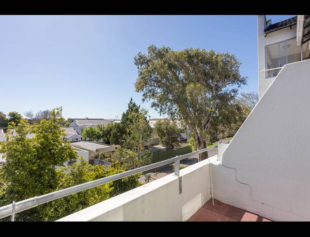 1 BEDROOM APARTMENT TO LET IN KENILWORTH